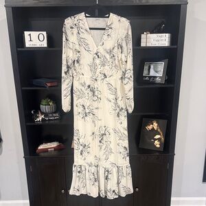 Floral Print V-Neck Maxi Dress